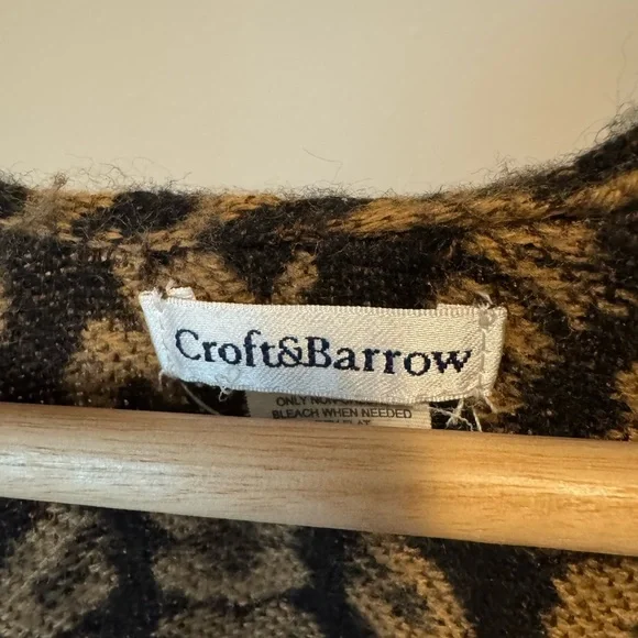 Croft & Barrow Leopard Print Shawl Cape with Fringe - Picture 4 of 6